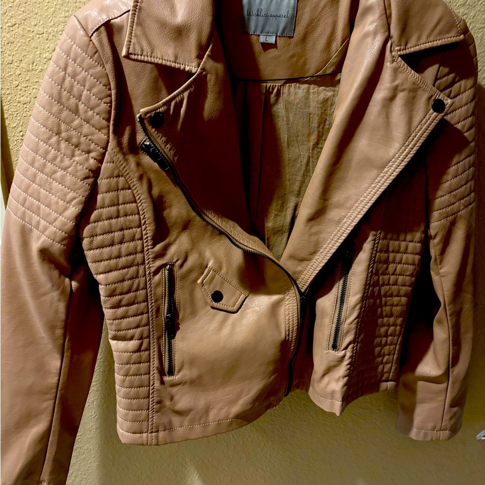 It’s almost Fall! Fall in love with this motto jacket in a great shape and color